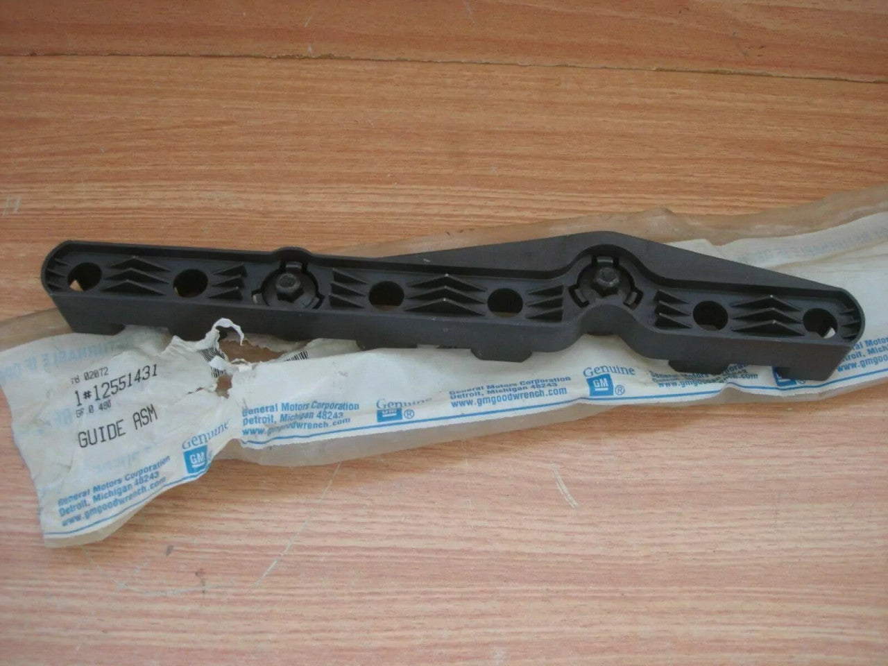 Guide Valve Push Rod fits Chevrolet Blazer GMC Jimmy V6 12551431 Genuine View Rear