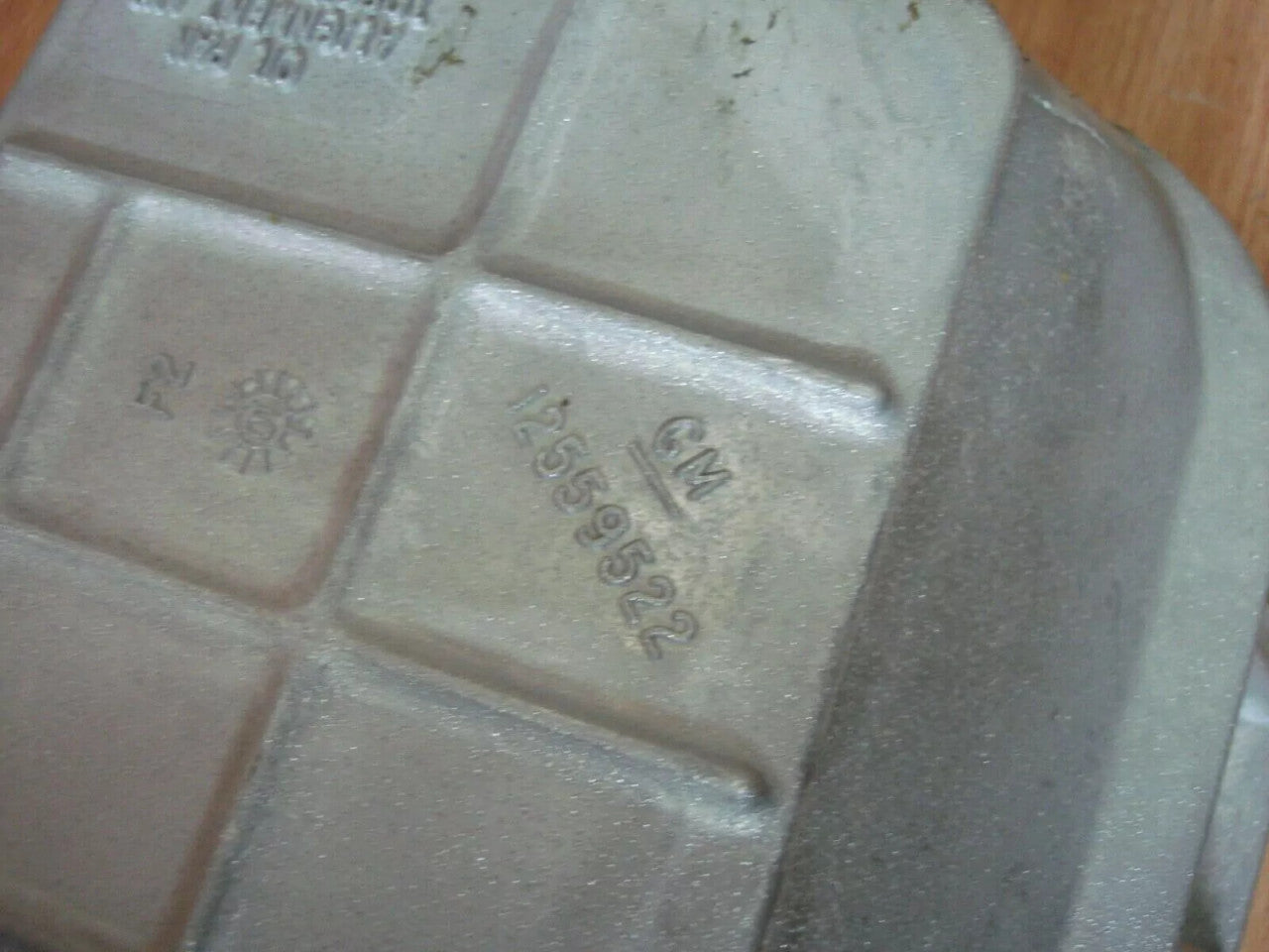 Oil Pan Sump fits Chevrolet Blazer GMC Jimmy 4.3 12556541 Genuine View Left