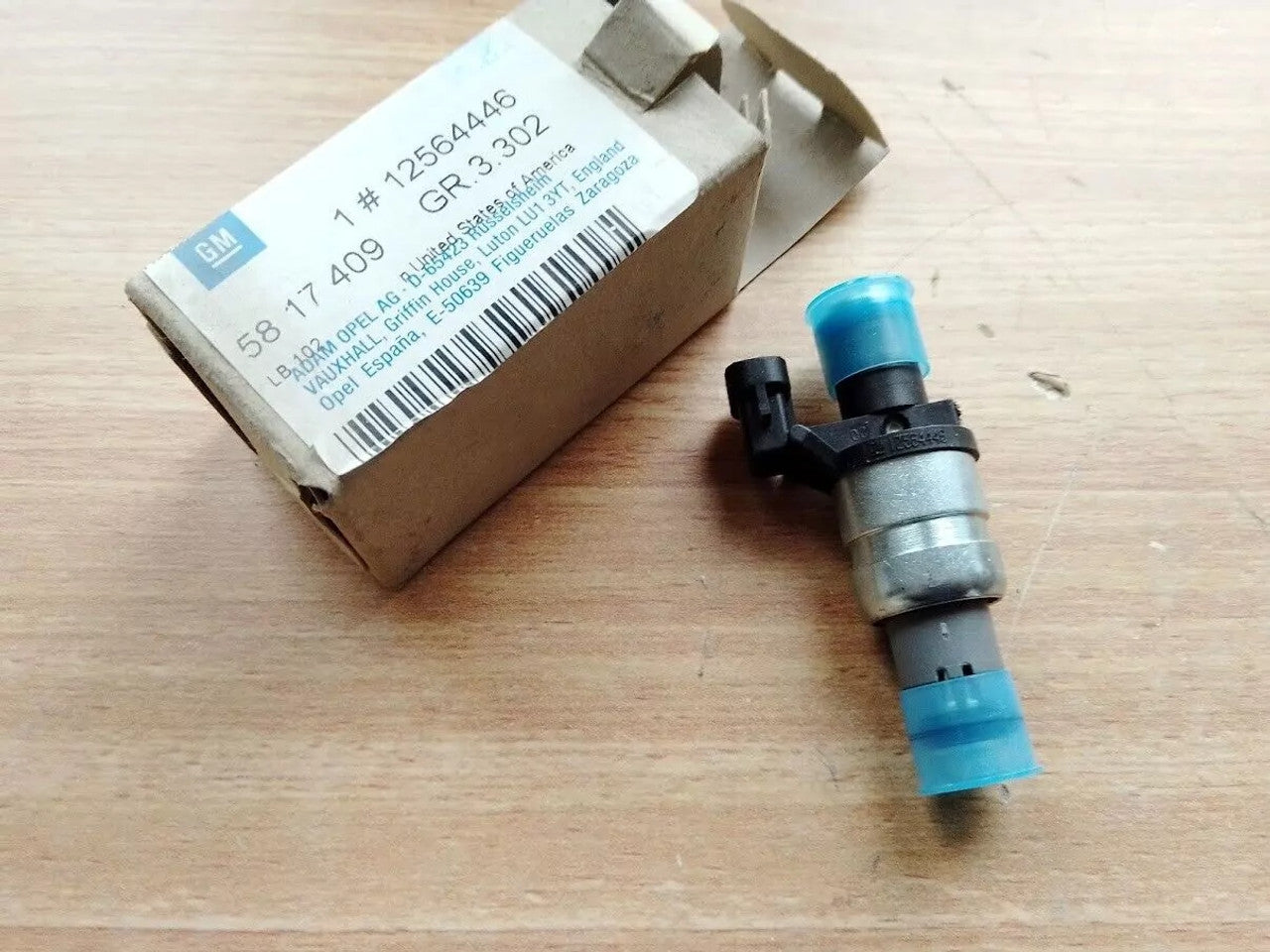 Fuel Injector fits Opel Vauxhall Vectra C Z22SE L61 12564446 Genuine View Front