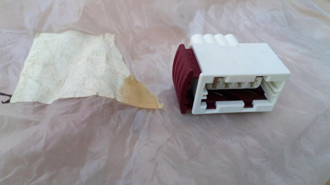 Connector Housing fits Saab 900 9000 9-3 9440 9450 9-5 9600 12788993 Genuine View Front