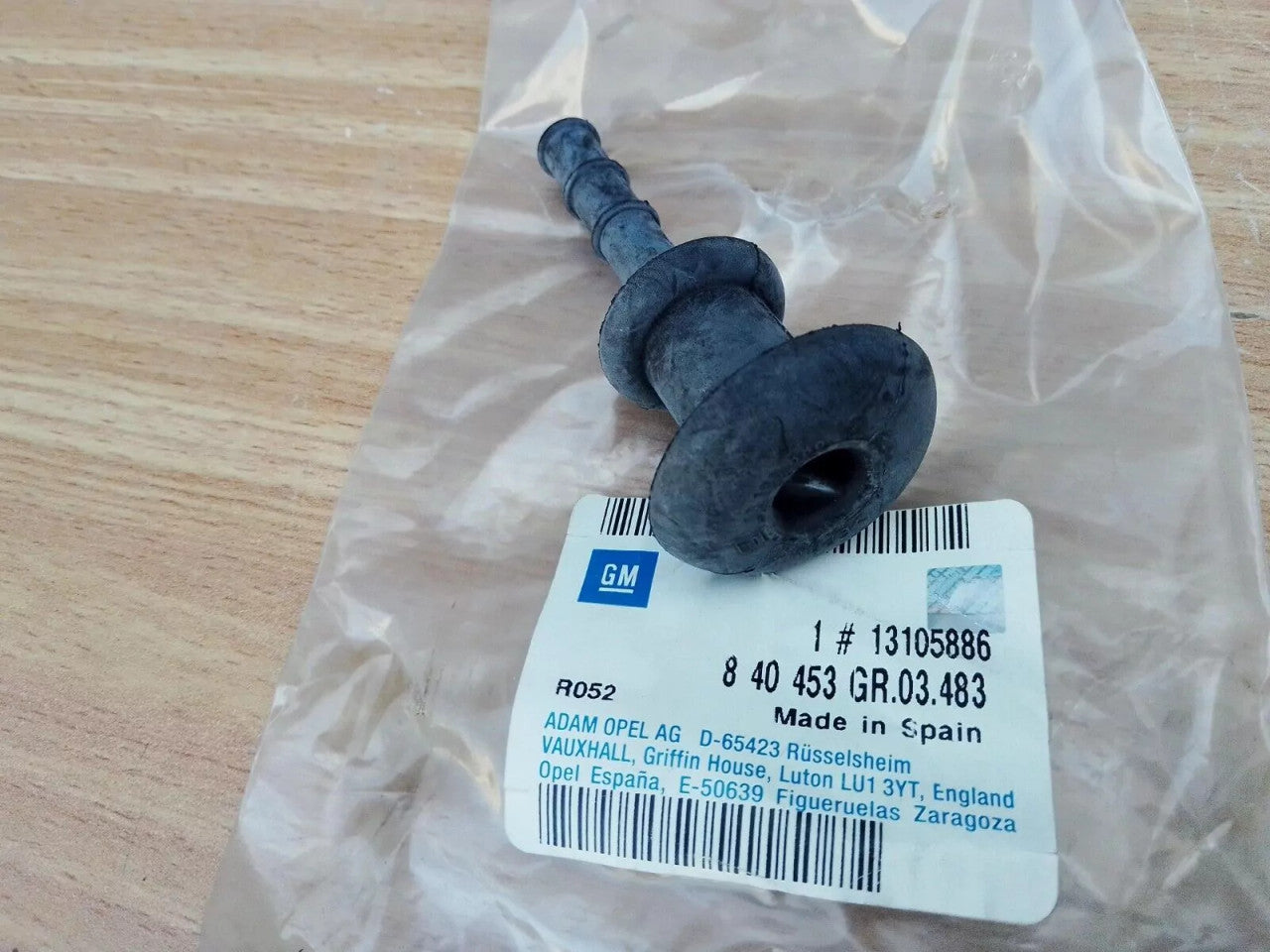 Bonnet Cable Grommet fits Opel Vauxhall Signum Vectra C Zafira B Astra H 13105886 View Front