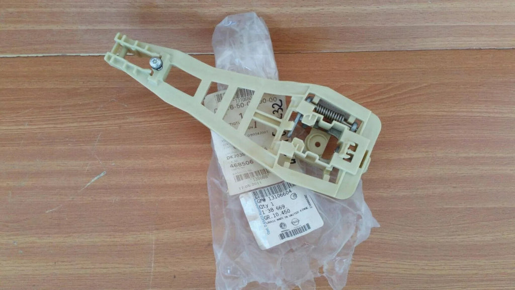 Exterior Door Handle Bracket Rear Left fits Opel Vauxhall Vectra C Signum 13106604 View Front