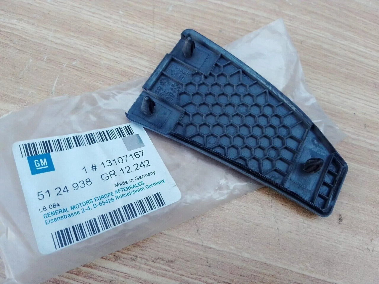 Spacer Front Door Panel Inner Right fits Opel Vauxhall Astra H 13107167 Genuine View Rear