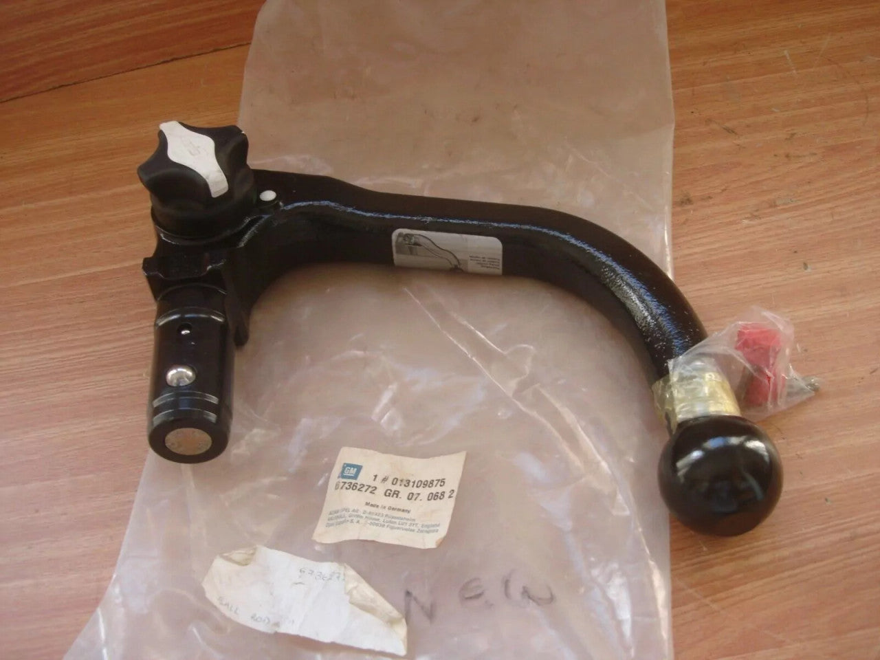 Tow Bar fits Opel Vauxhall Astra G 13109875 Genuine View Rear