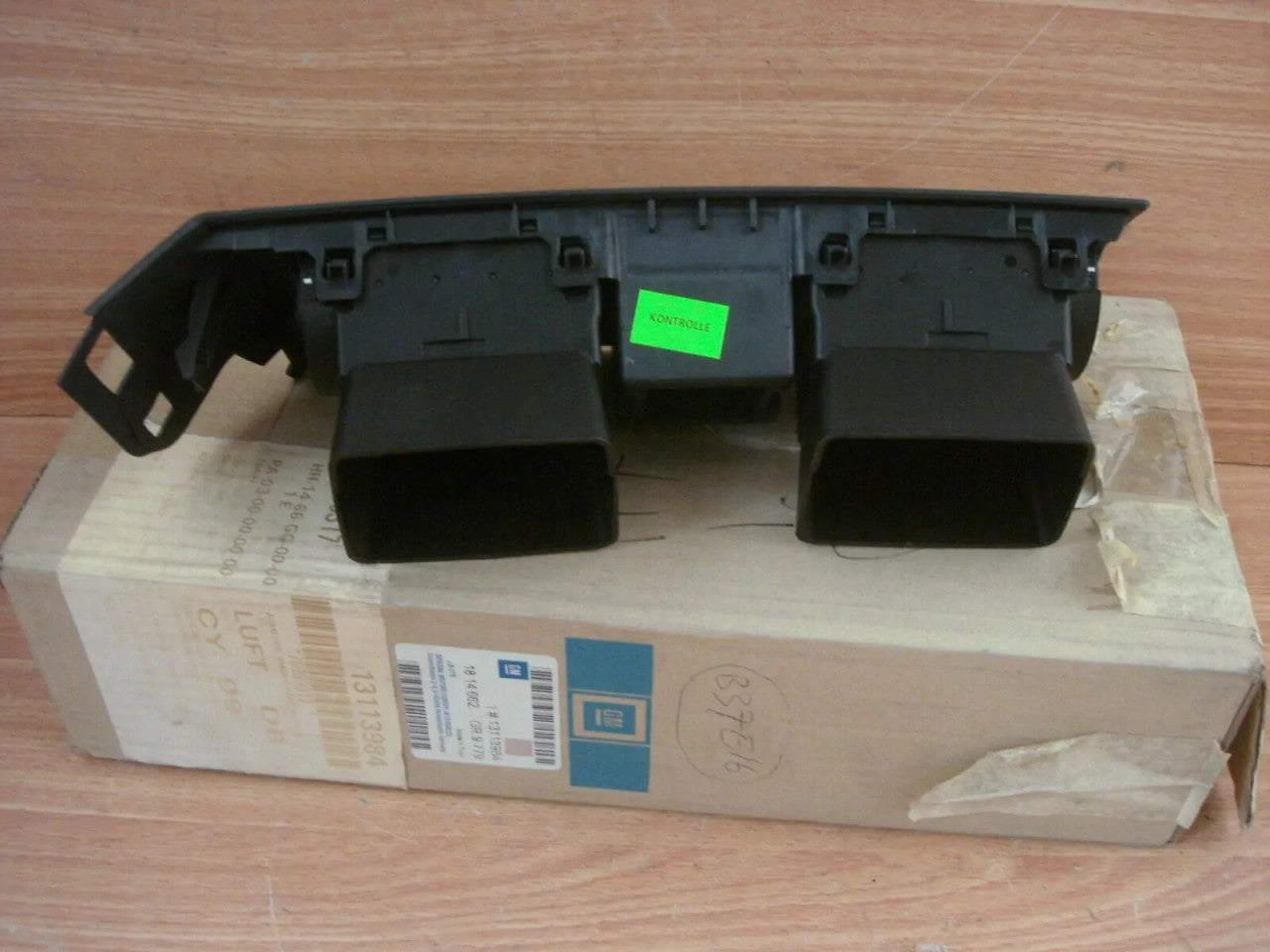 Air Vents Center Console RHD fits Opel Vauxhall Meriva A 13113984 Genuine View Rear