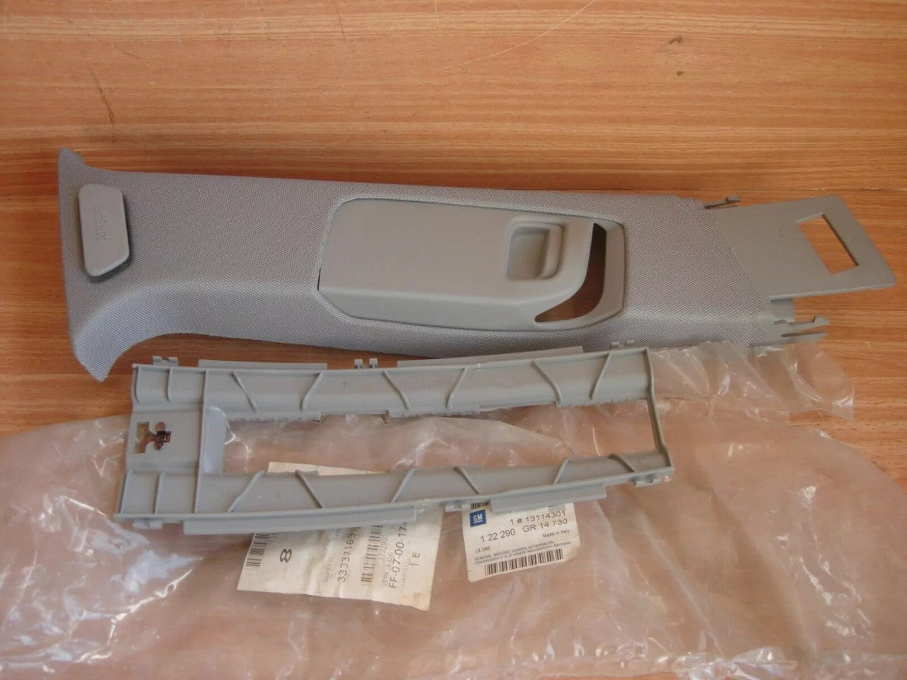 Centre Pillar Trim Upper Grey Right fits Opel Vauxhall Astra H 13114301 Genuine View Front