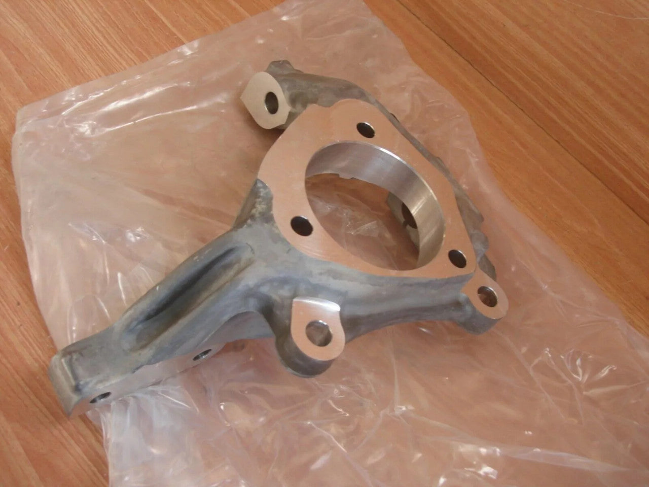 Steering Knuckle Left fits Opel Vauxhall Vectra C Signum 13136696 Genuine View Rear