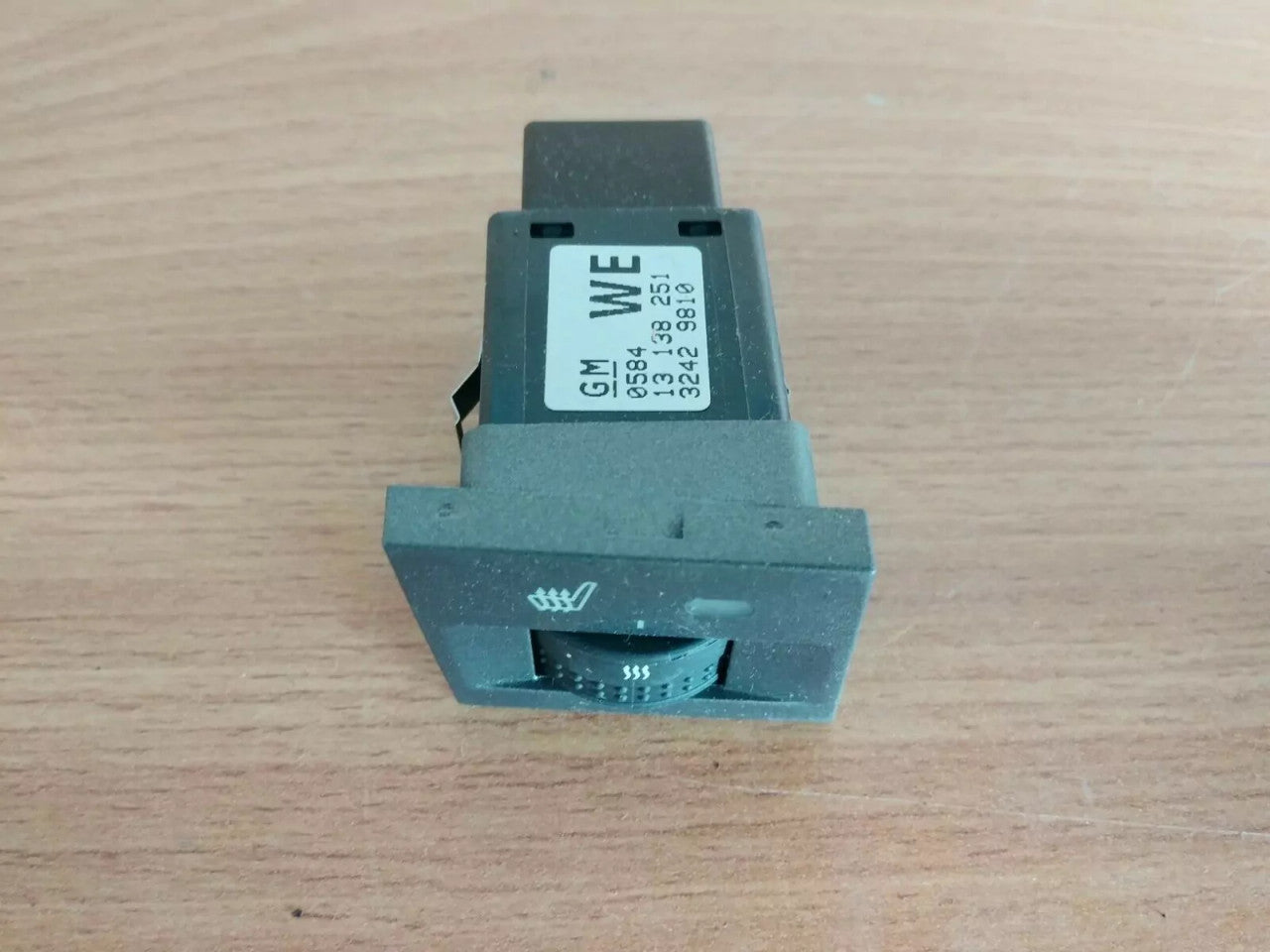 Switch Heated Front Left Seat Black fits Opel Vauxhall Vectra C Signum Genuine 13138251 View Rear