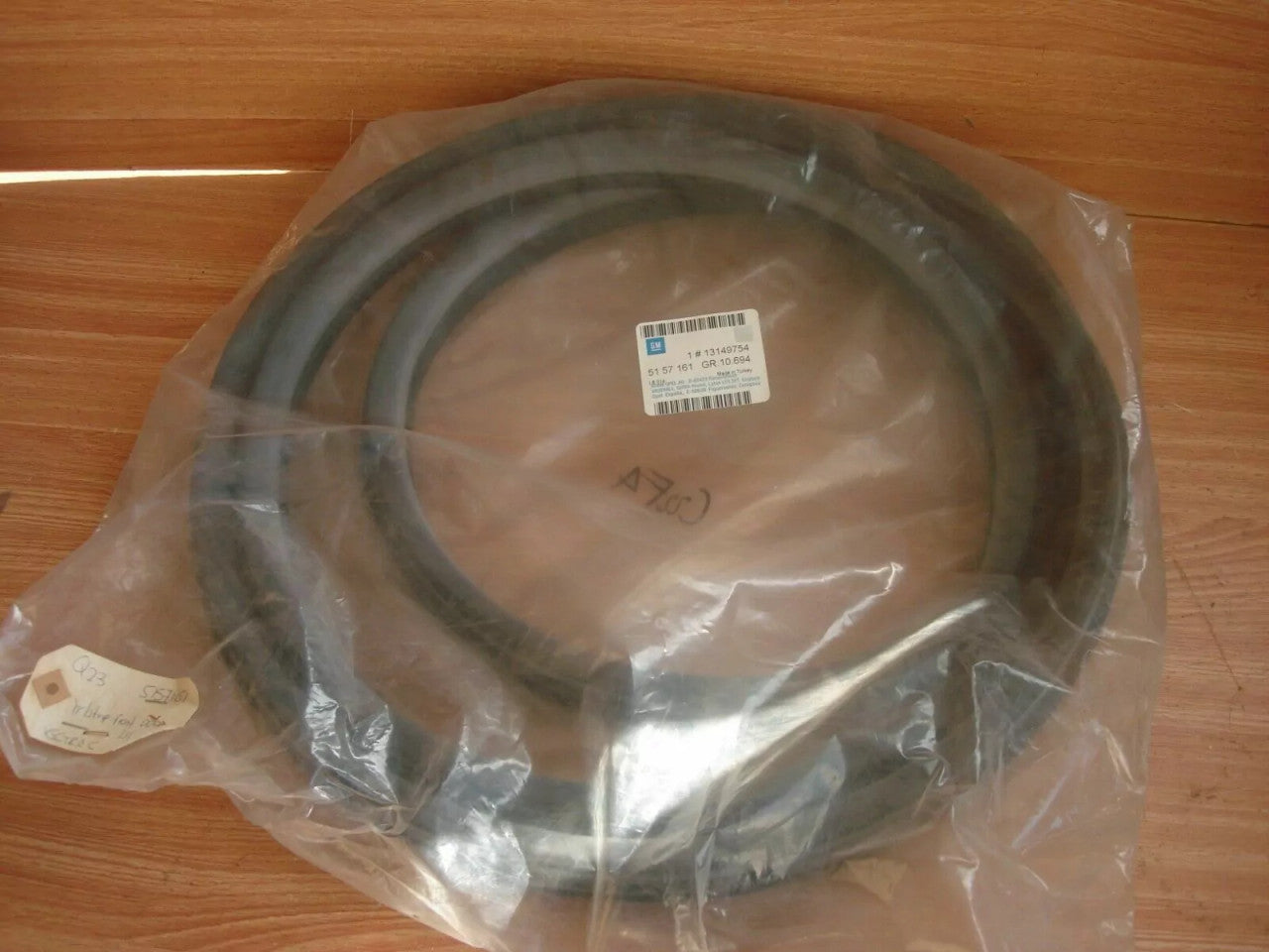 Door Seal Weather Strip Front Left fits Opel Vauxhall Vectra C Signum 13149754 View Front