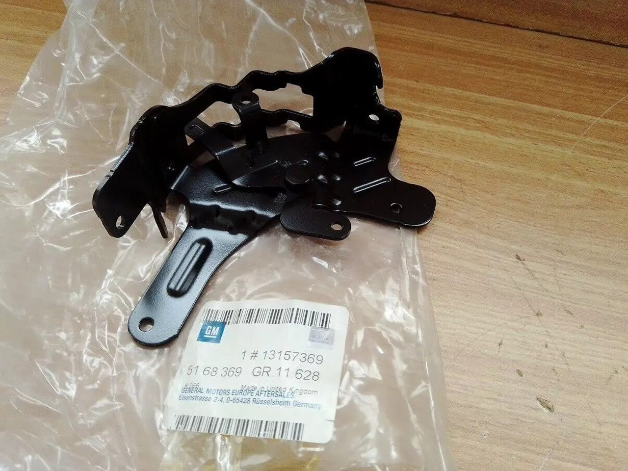 Seat Latch Second Row Left fits Opel Vauxhall Zafira A B 13157369 Genuine View Front