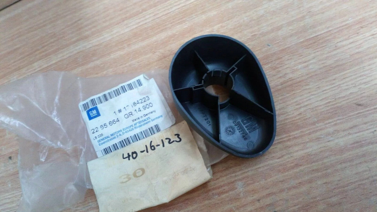 Armrest Adjuster Cover fits Opel Vauxhall Zafira B Astra H 13184223 Genuine View Rear