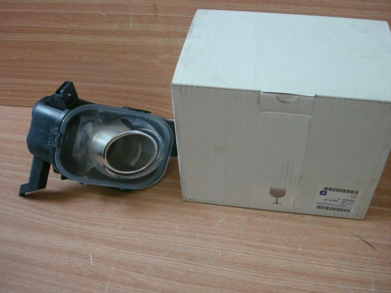 Fog Light Front Right fits Opel Vauxhall Corsa D 13191833 Genuine View Front