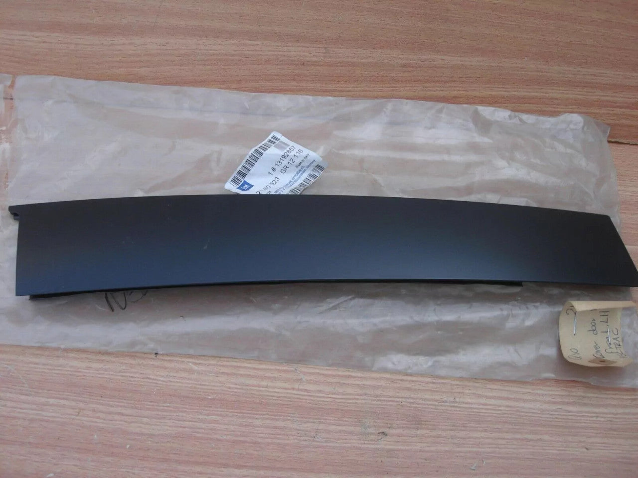 Molding Rear Left fits Opel Vauxhall Vectra C Signum 13192857 Genuine View Front