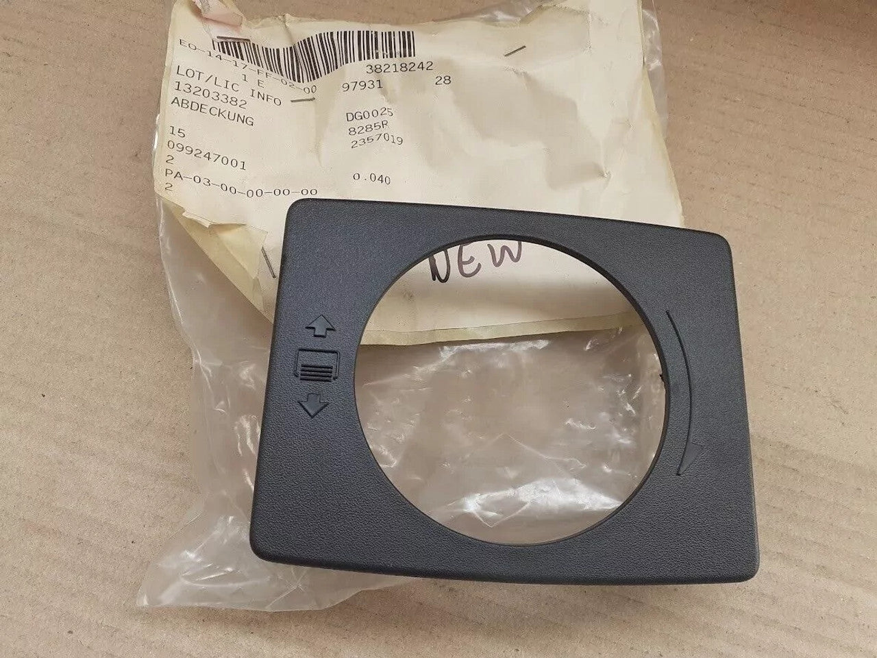 Panoramic Roof Handle Cover fits Opel Vauxhall Astra H 13203382 Genuine View Front