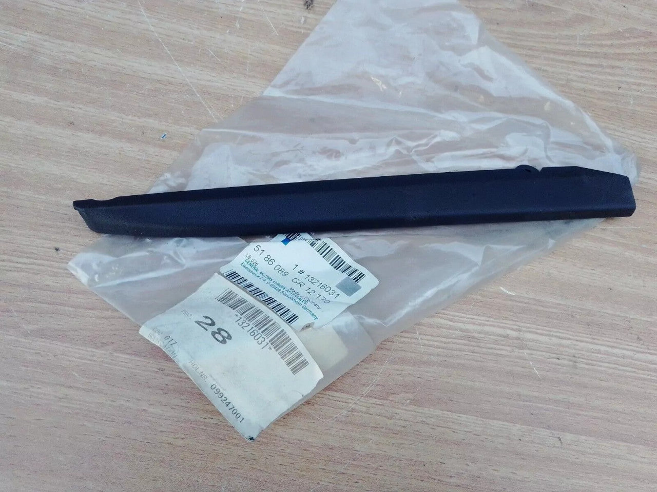 Hinge Cover Front Right fits Opel Vauxhall Astra H 13216031 Genuine View Front