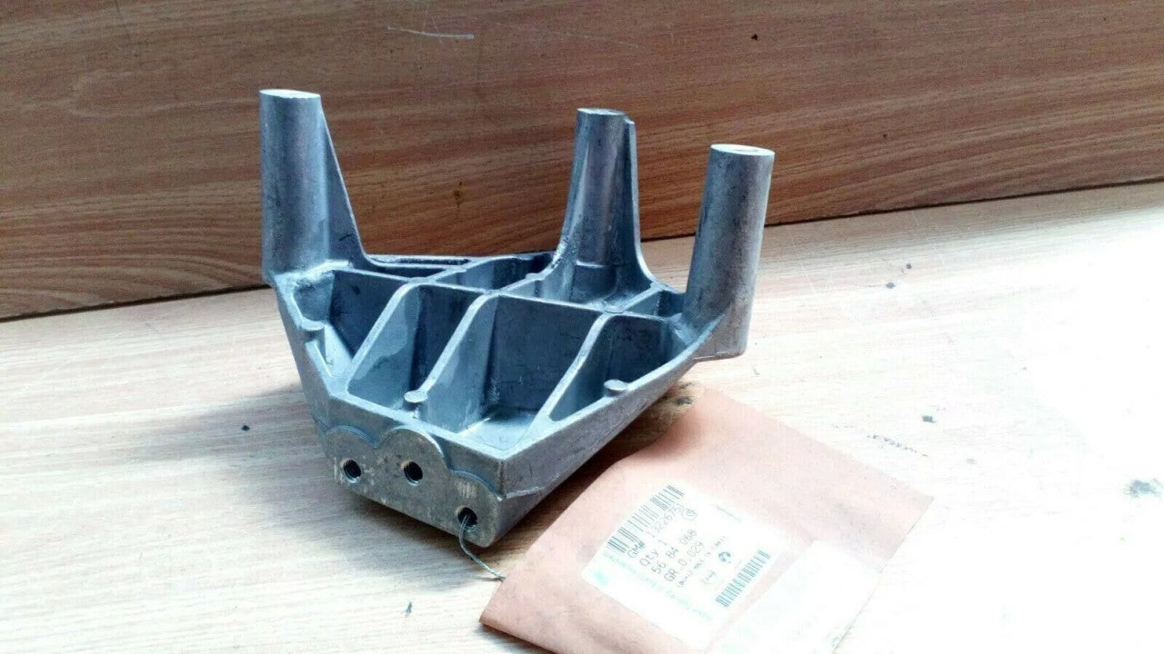 Engine Mount Bracket Right fits Opel Vauxhall Astra G H Meriva A 13226751 View Rear