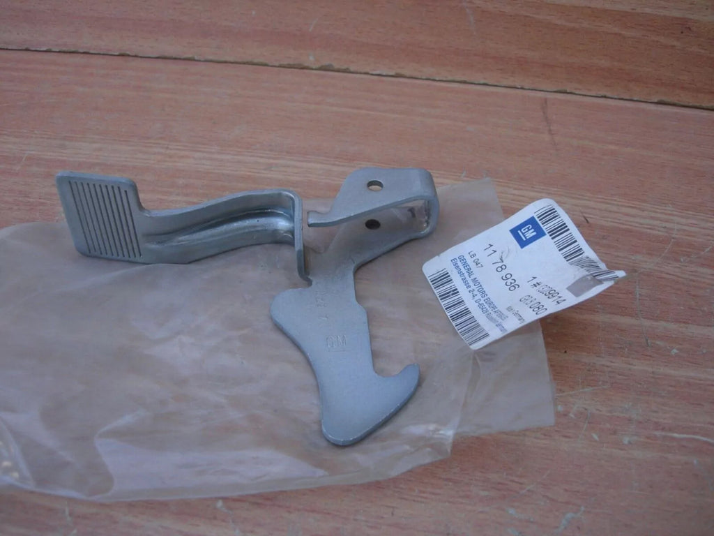 Bonnet Hook Lock fits Opel Vauxhall Vectra C Signum 13229914 Genuine View Rear