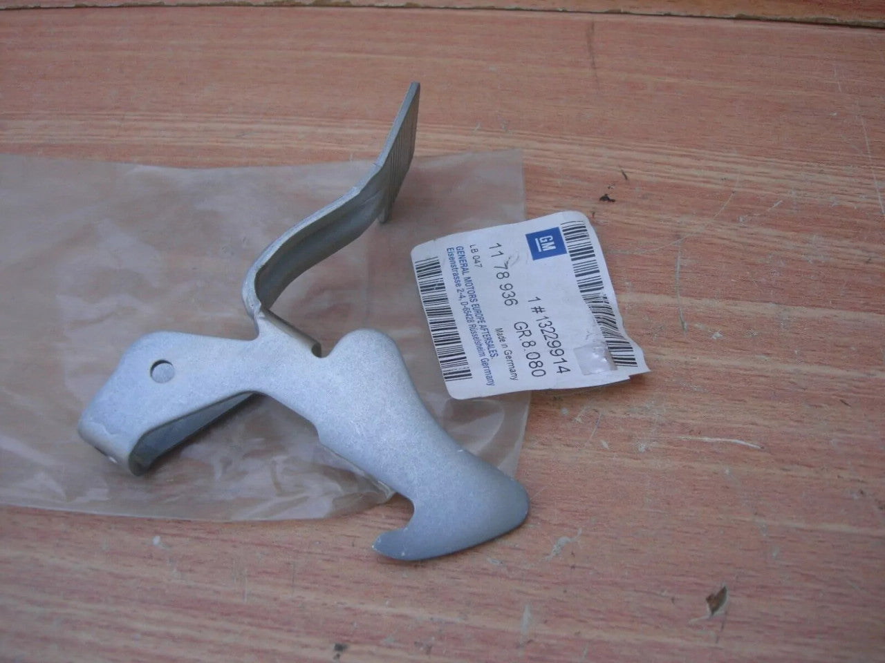 Bonnet Hook Lock fits Opel Vauxhall Vectra C Signum 13229914 Genuine View Right
