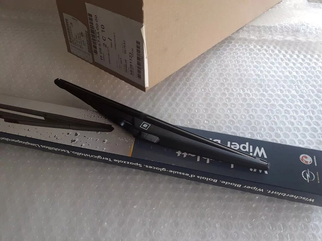 Wiper Blade Rear fits Opel Vauxhall Insignia A Corsa D 13240594 Genuine View Right