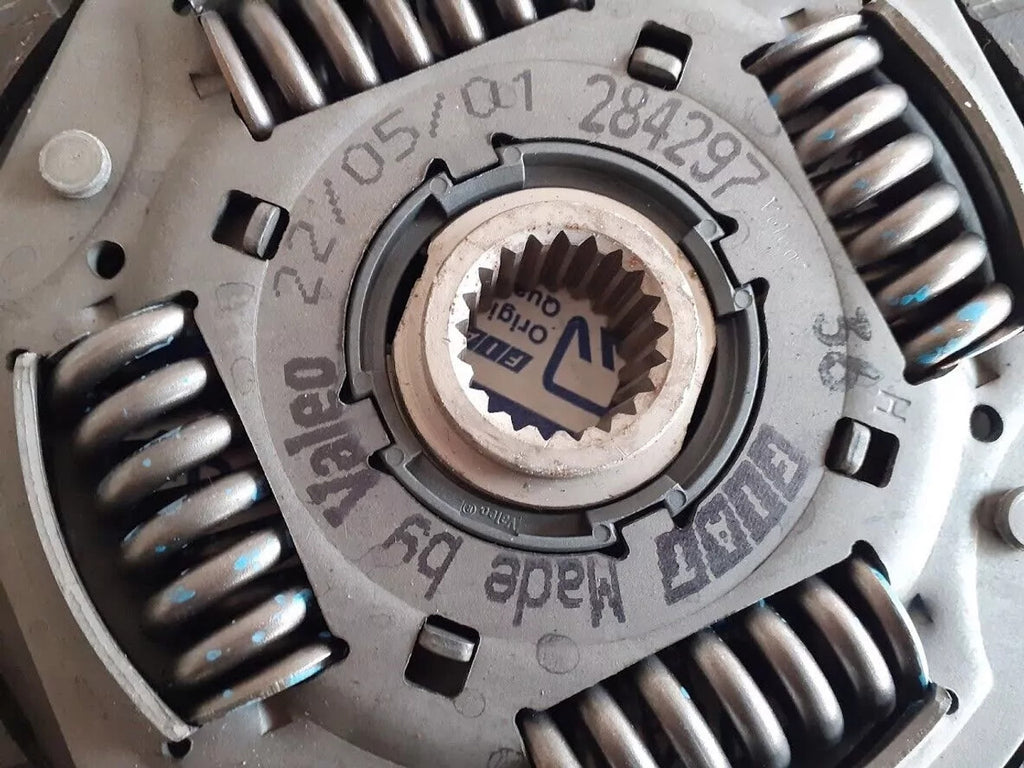 Clutch Kit with out bearing fits Fiat Ducato 1325028080 Genuine View Upper