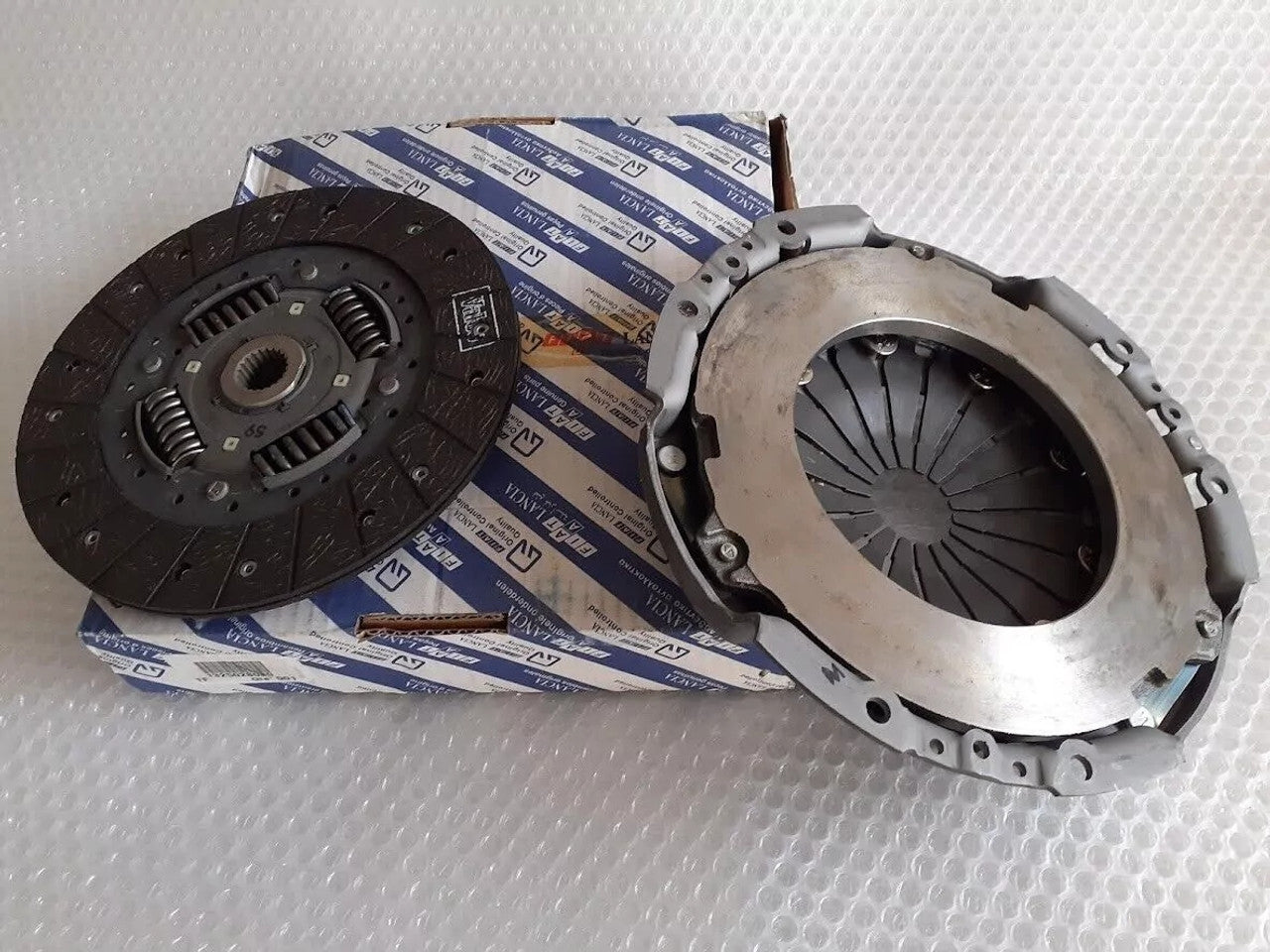 Clutch Kit with out bearing fits Fiat Ducato 1325028080 Genuine View Lower