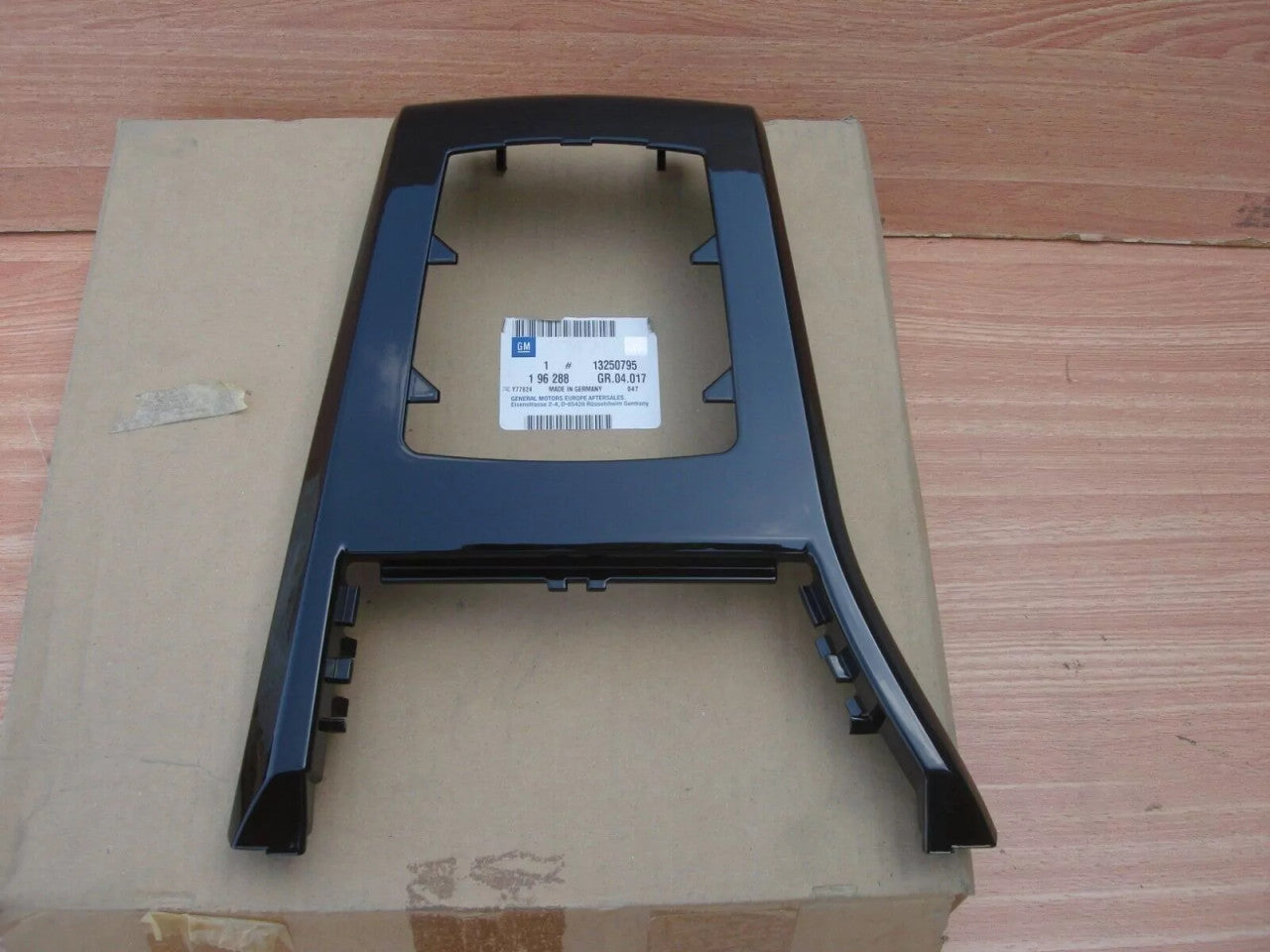 Gear Lever Bezel RHD Piano Black fits Opel Vauxhall Astra H 13250795 Genuine View Front