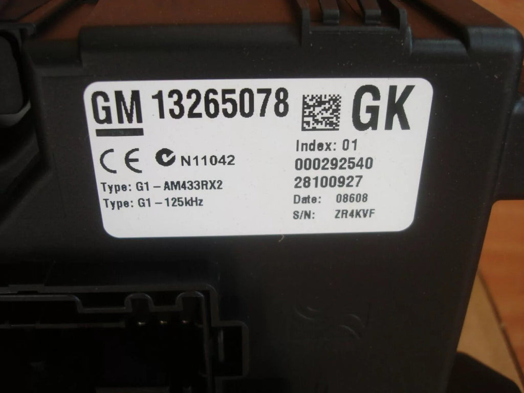 Fuse Box IDENTIFY GK fits Opel Vauxhall Corsa D 13265078 Genuine View Upper
