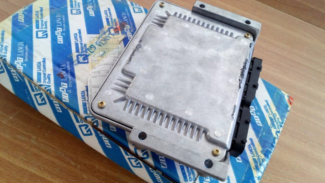 Engine Control Unit ECU fits Fiat Ducato 1327518080 Genuine View Right