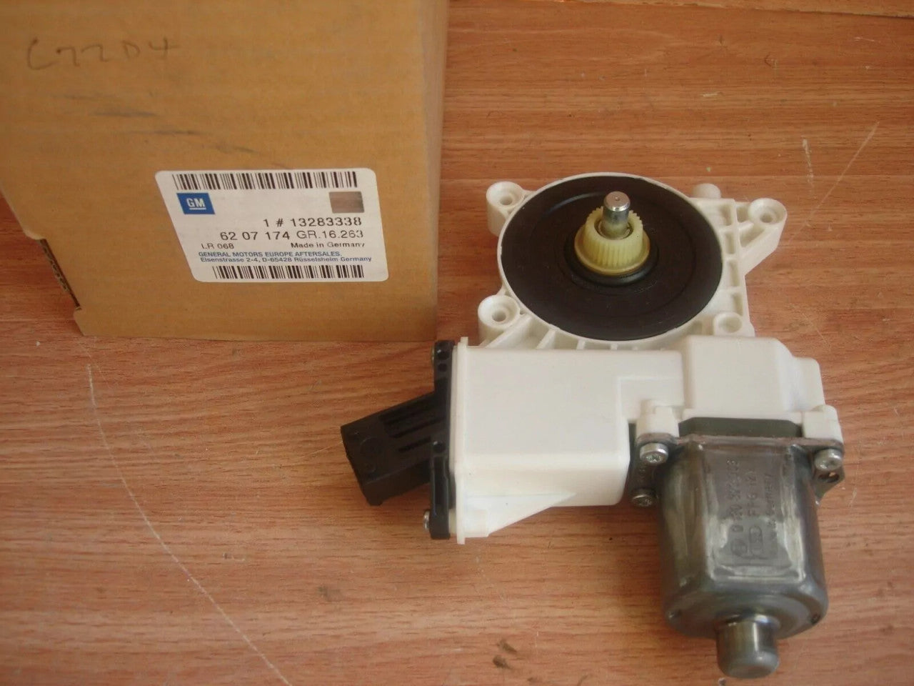 Window Motor Rear Left fits Opel Vauxhall Astra H Convertible 13283338 Genuine View Front