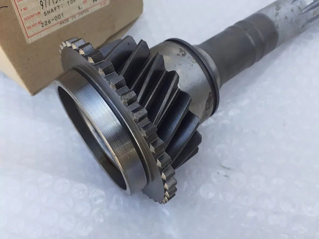 Top Gear Shaft fits Isuzu FSS FTS FSR LT 1332117770 Genuine View Upper