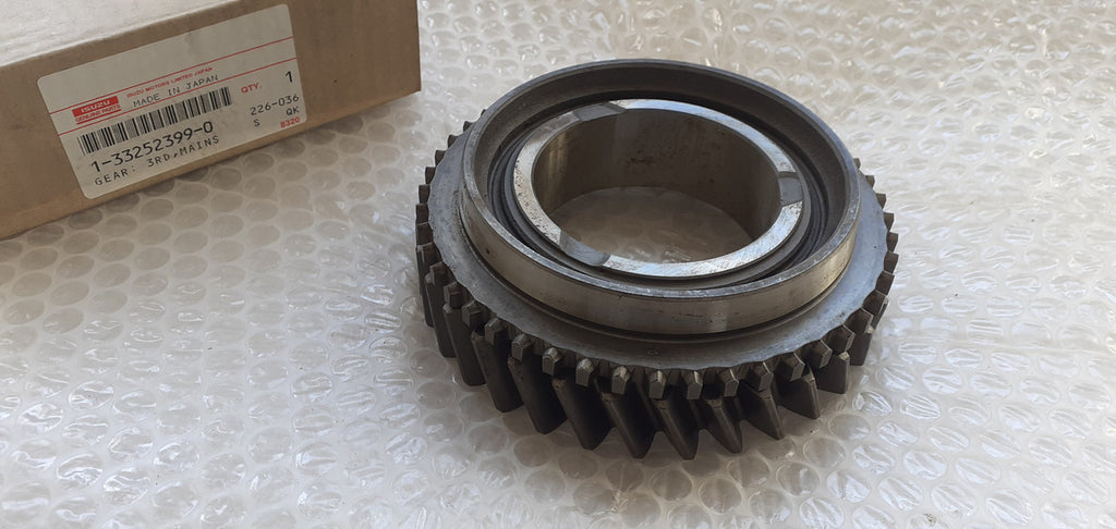 Gear 3rd fits Isuzu Bus Truck 1332523990 Genuine View Front