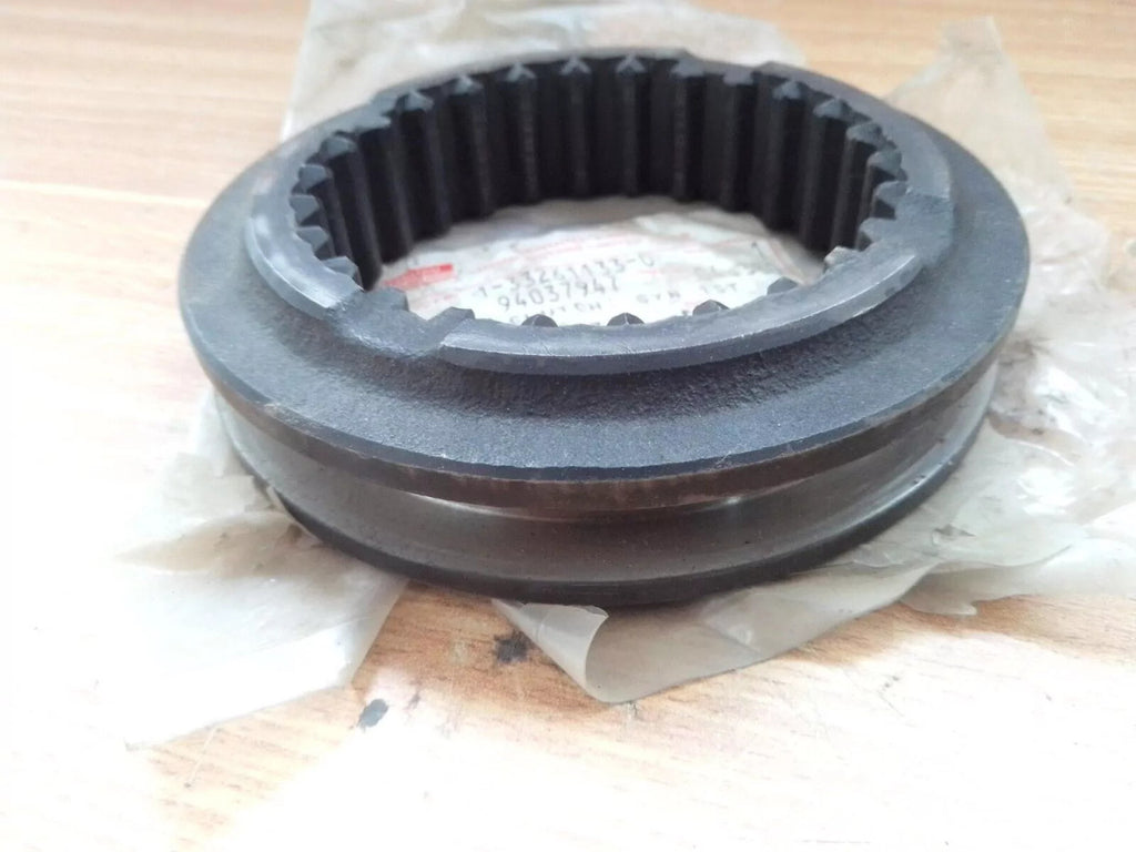 Manual Transmission Synchro Hub fits Isuzu Bus Truck 1332611330 Genuine View Rear