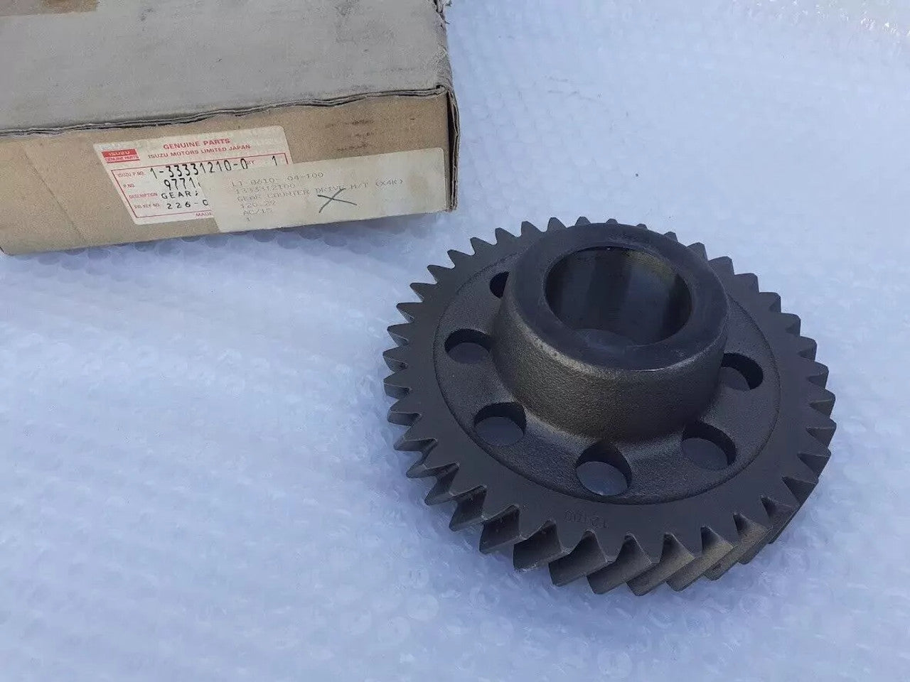 Gear Counter Drive fits Isuzu Bus LT FSS FTS MT111 1333312100 Genuine View Front