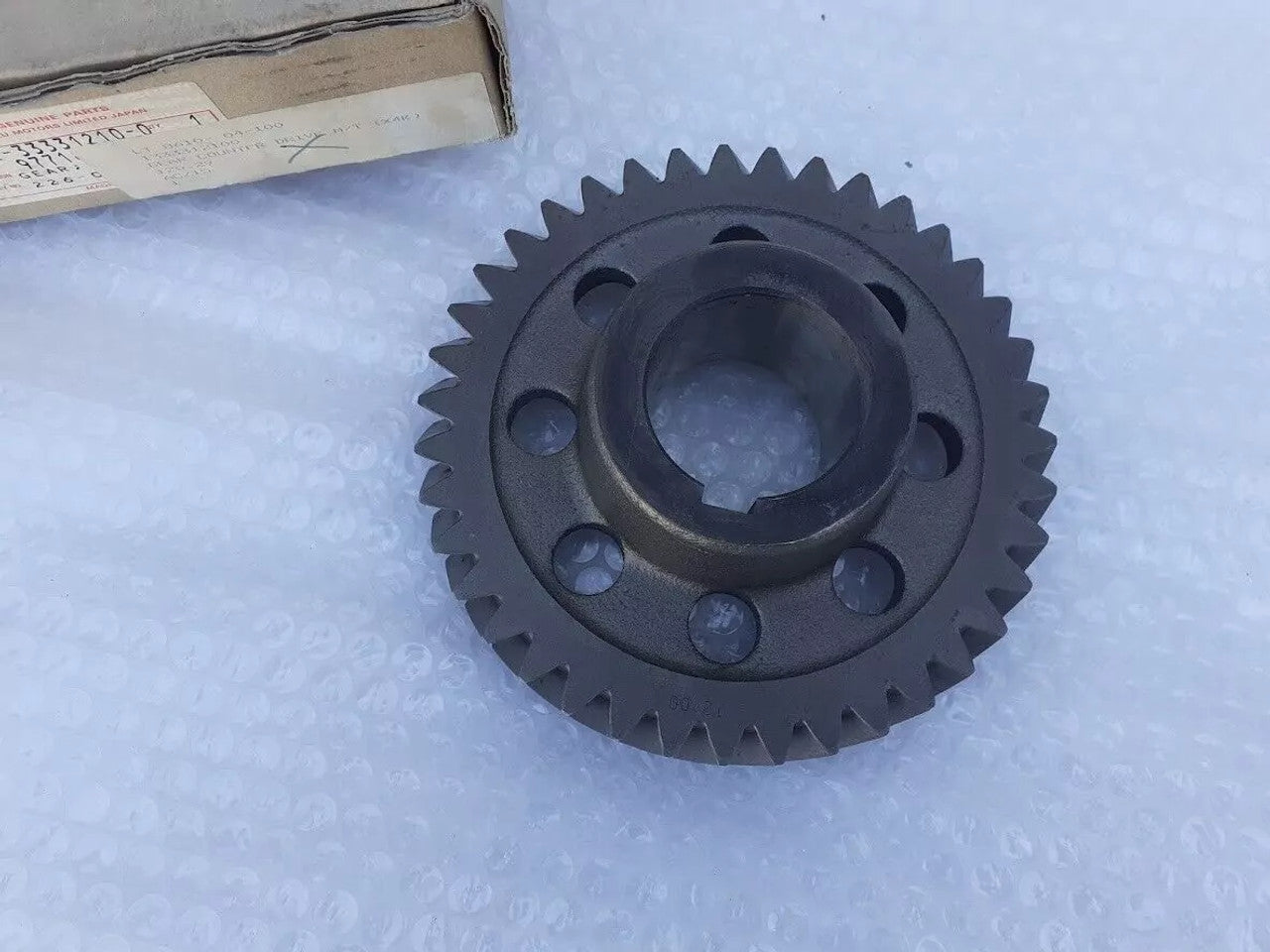 Gear Counter Drive fits Isuzu Bus LT FSS FTS MT111 1333312100 Genuine View Rear