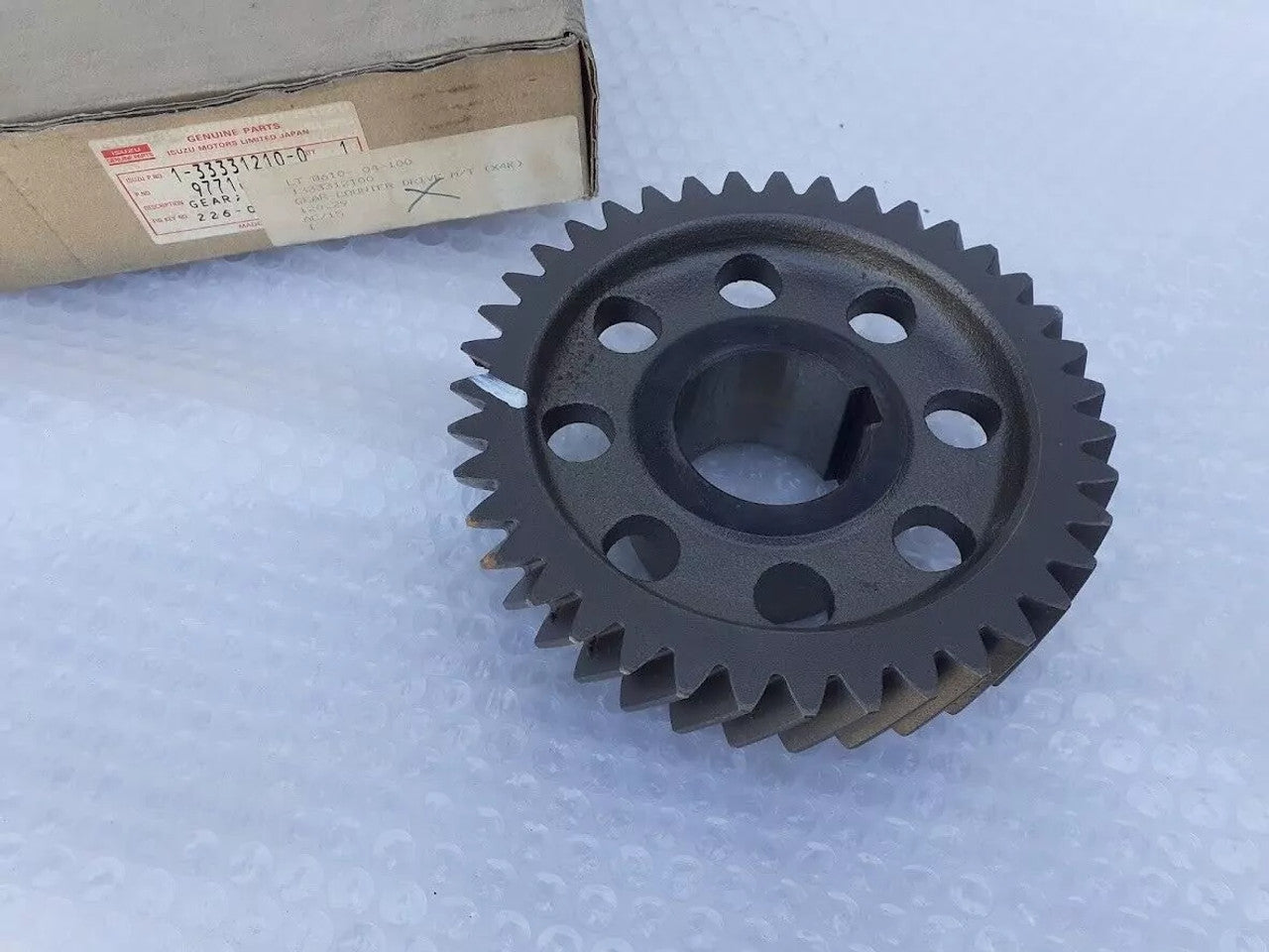 Gear Counter Drive fits Isuzu Bus LT FSS FTS MT111 1333312100 Genuine View Right