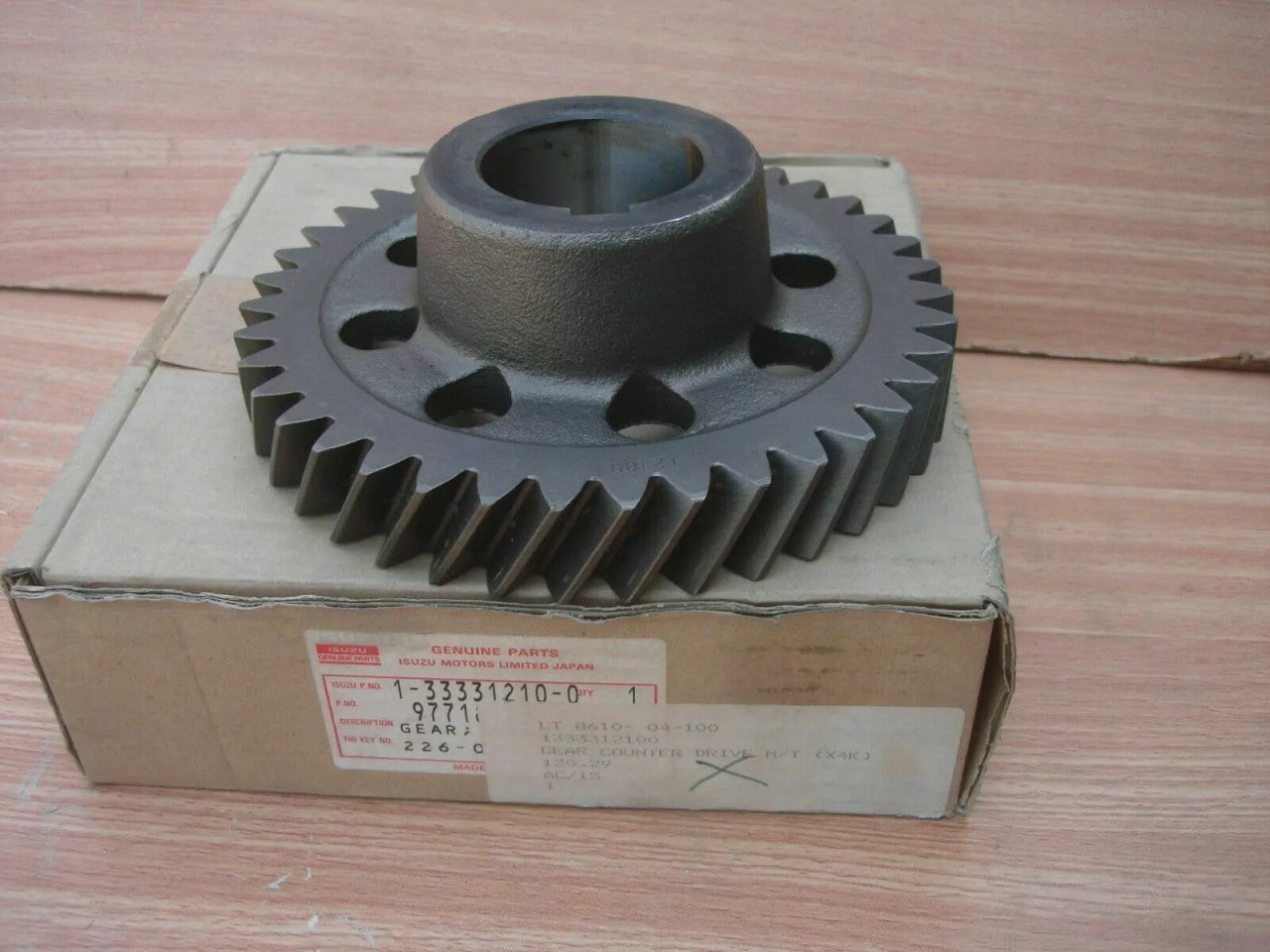Gear Counter Drive fits Isuzu Bus LT FSS FTS MT111 1333312100 Genuine View Left