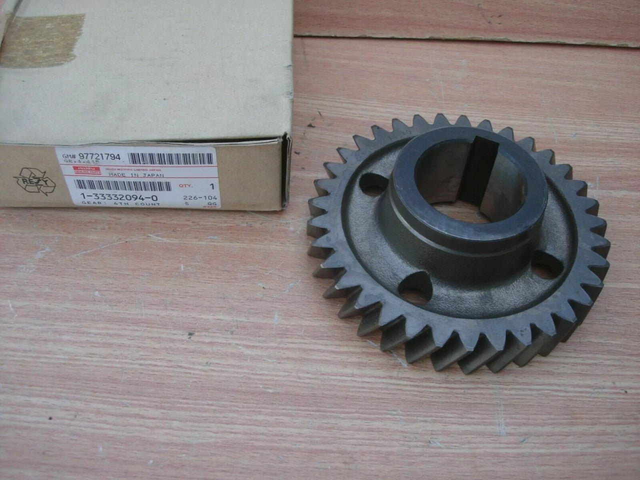 Manual Transmission 4 Gear fits Isuzu BUS Truck LT FSS FTS 1333320940 Genuine View Front