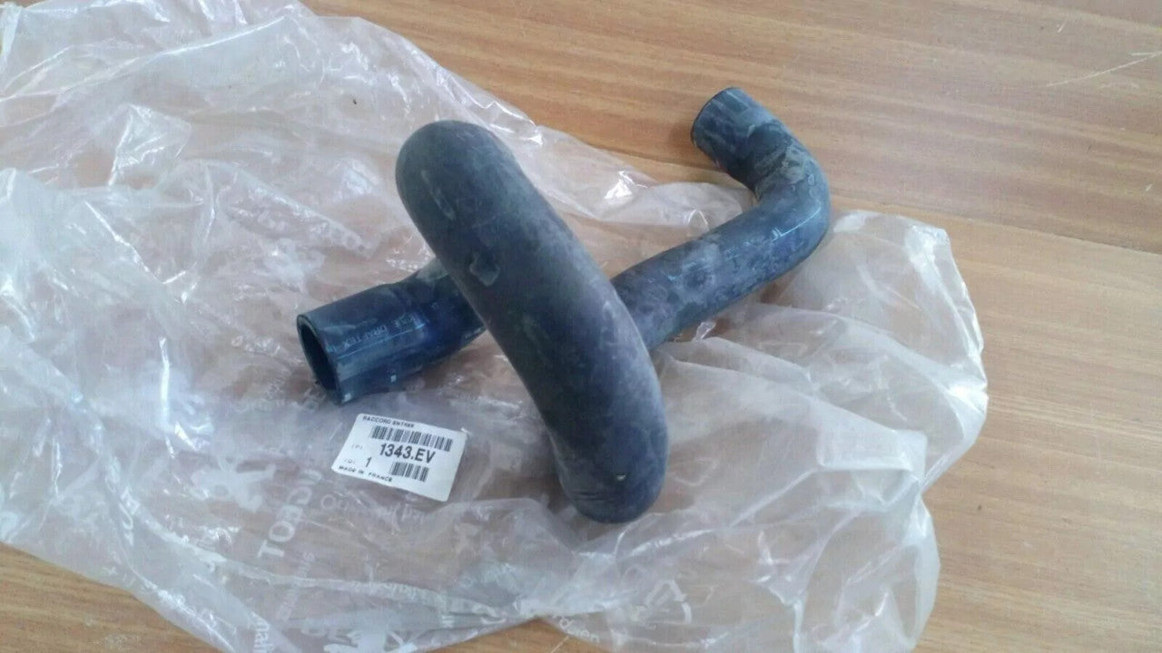 Radiator Hose Upper fits Peugeot 307 HDi Diesel 1343EV Genuine View Rear