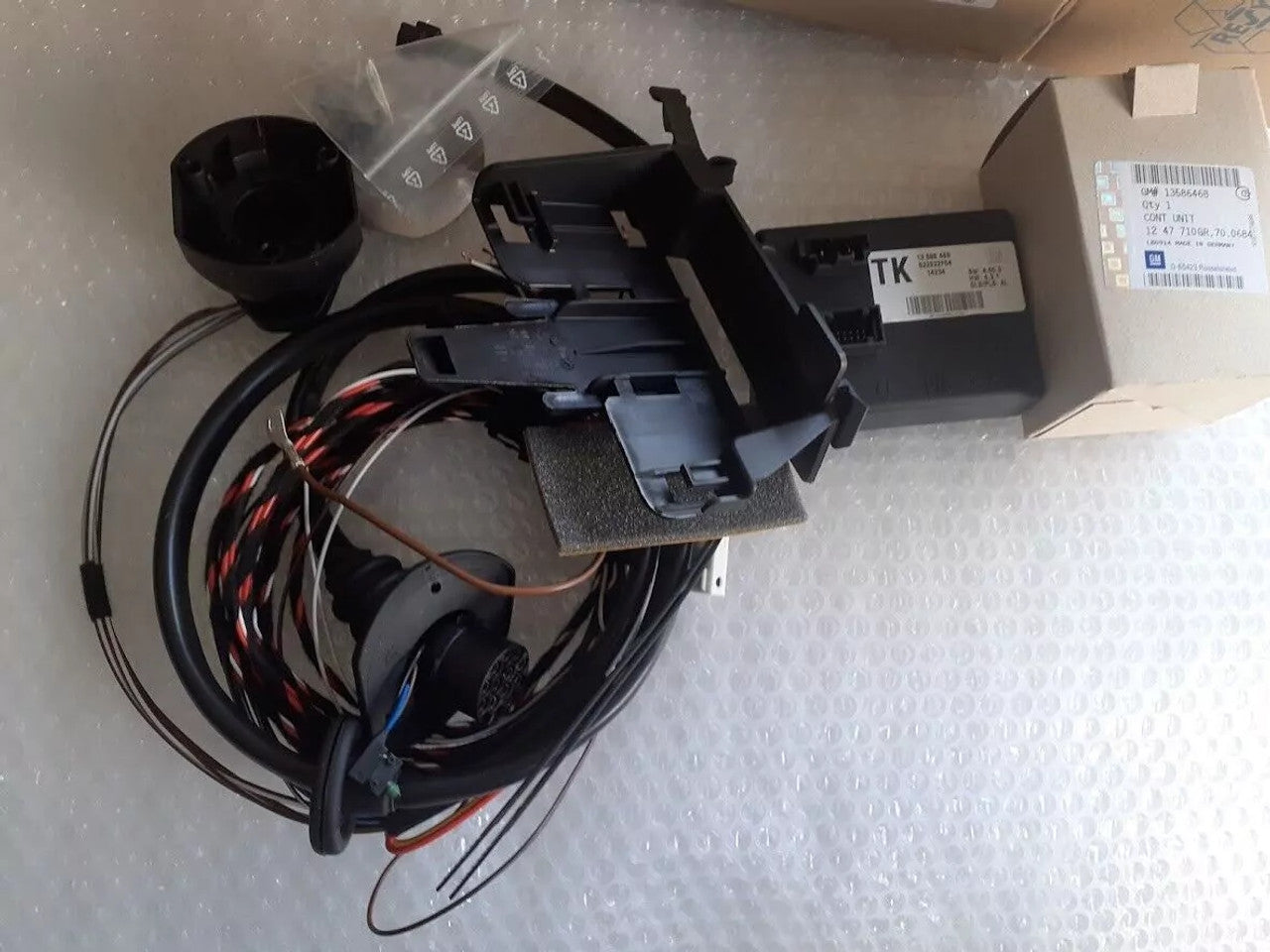 Wire Harness Trailer Coupling 13 Pin fits Opel Vauxhall Astra J 13465849 Genuine View Front