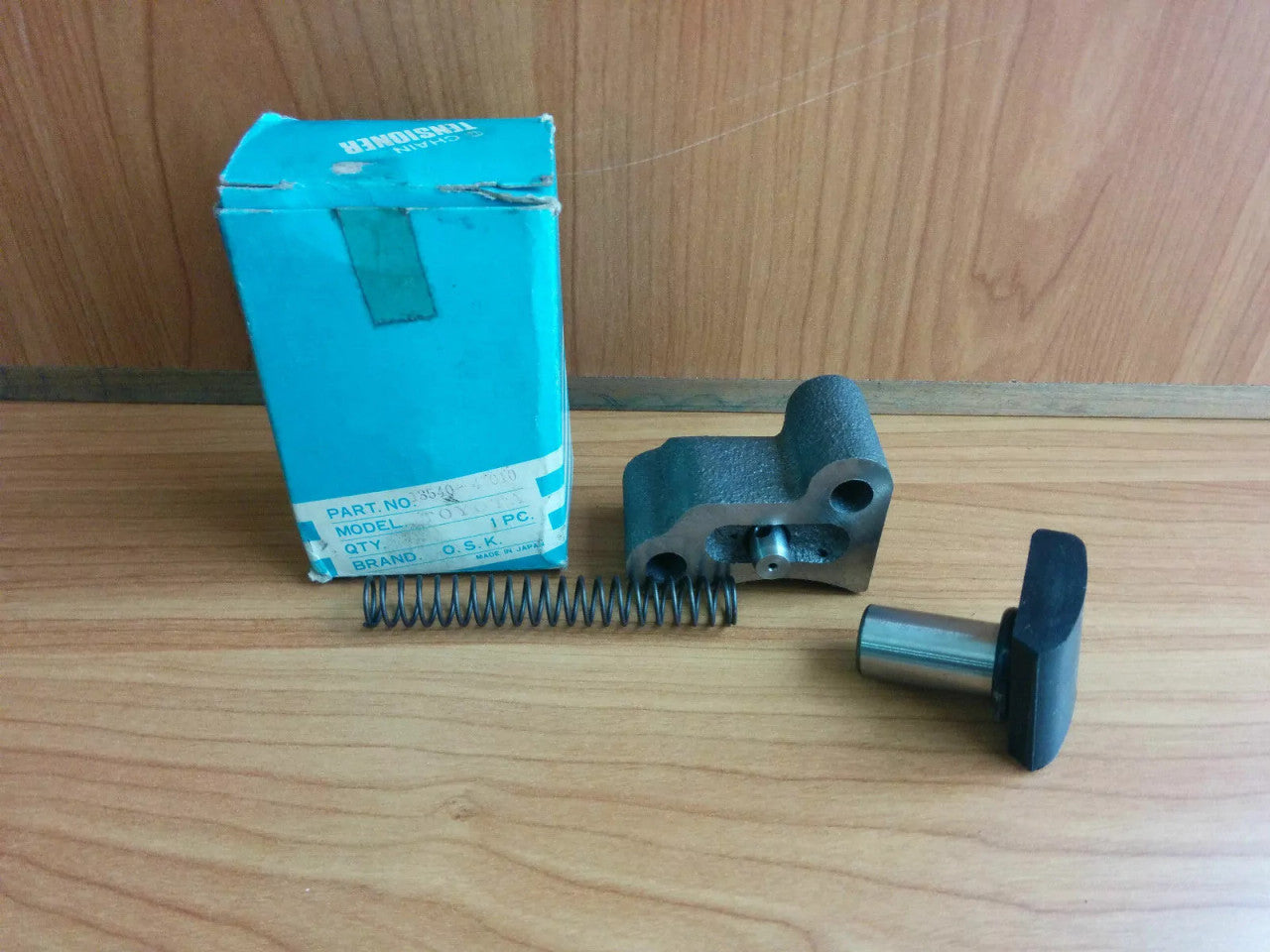 Chain Tensioner fits Toyota 5R engines Coaster Crown Majesta Dyna Toyoace Stout 13540-44010 View Front