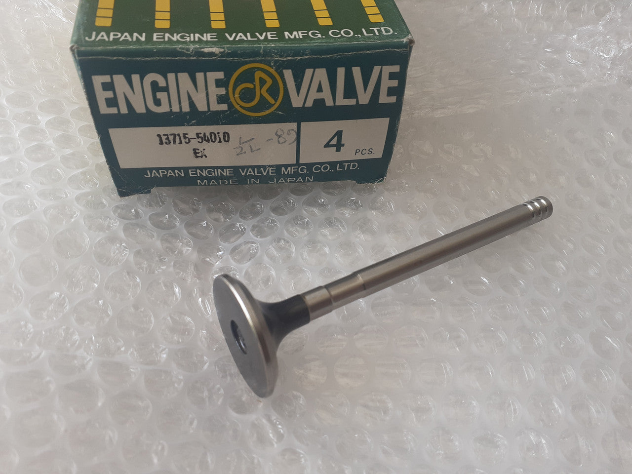 4x Exhaust Valves fits Toyota Hilux Hiace Diesel L-engine 2L 13715-54010 View Front