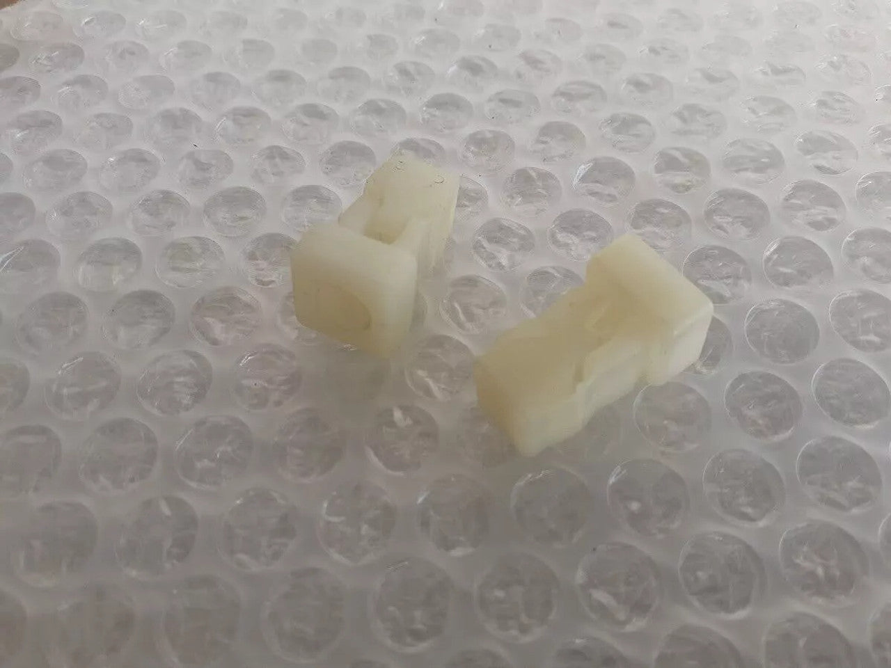 2x Air Condition Screw Lock fits Fiat Croma Lancia Y10 14215980 Genuine View Front