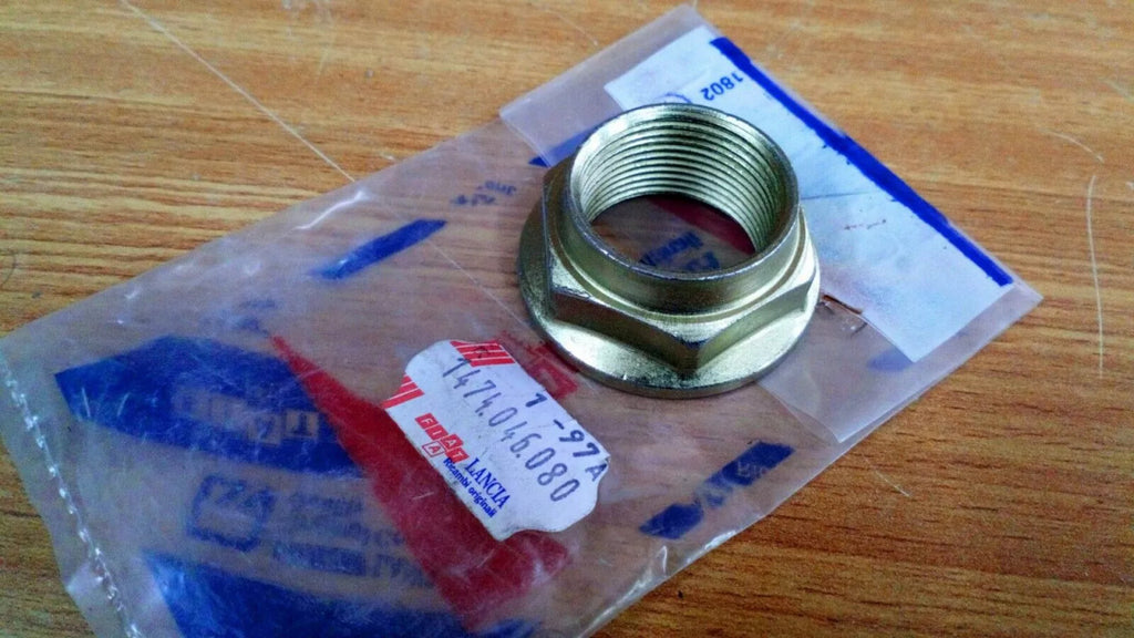 Rear Hub Nut fits Fiat Ulysse Scudo Lancia Phedra Z 1474046080 Genuine View Rear
