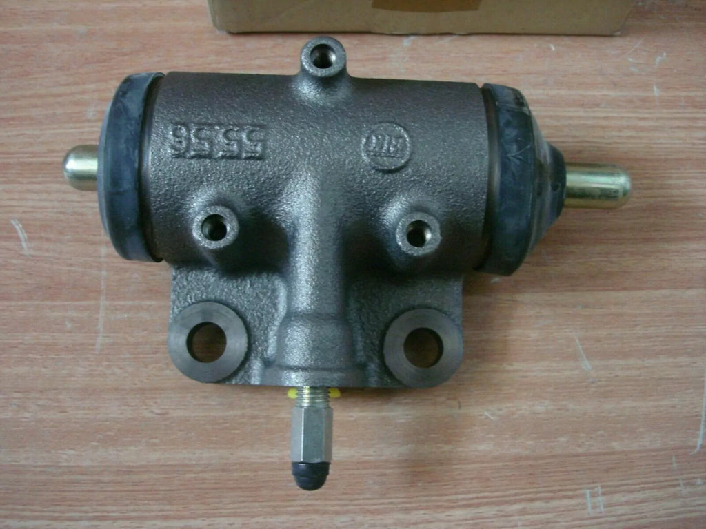 Rear Wheel Cylinder fits Isuzu Truck Bus MT133 LT FVR CXZ 20T Giga 1476006820 View Right