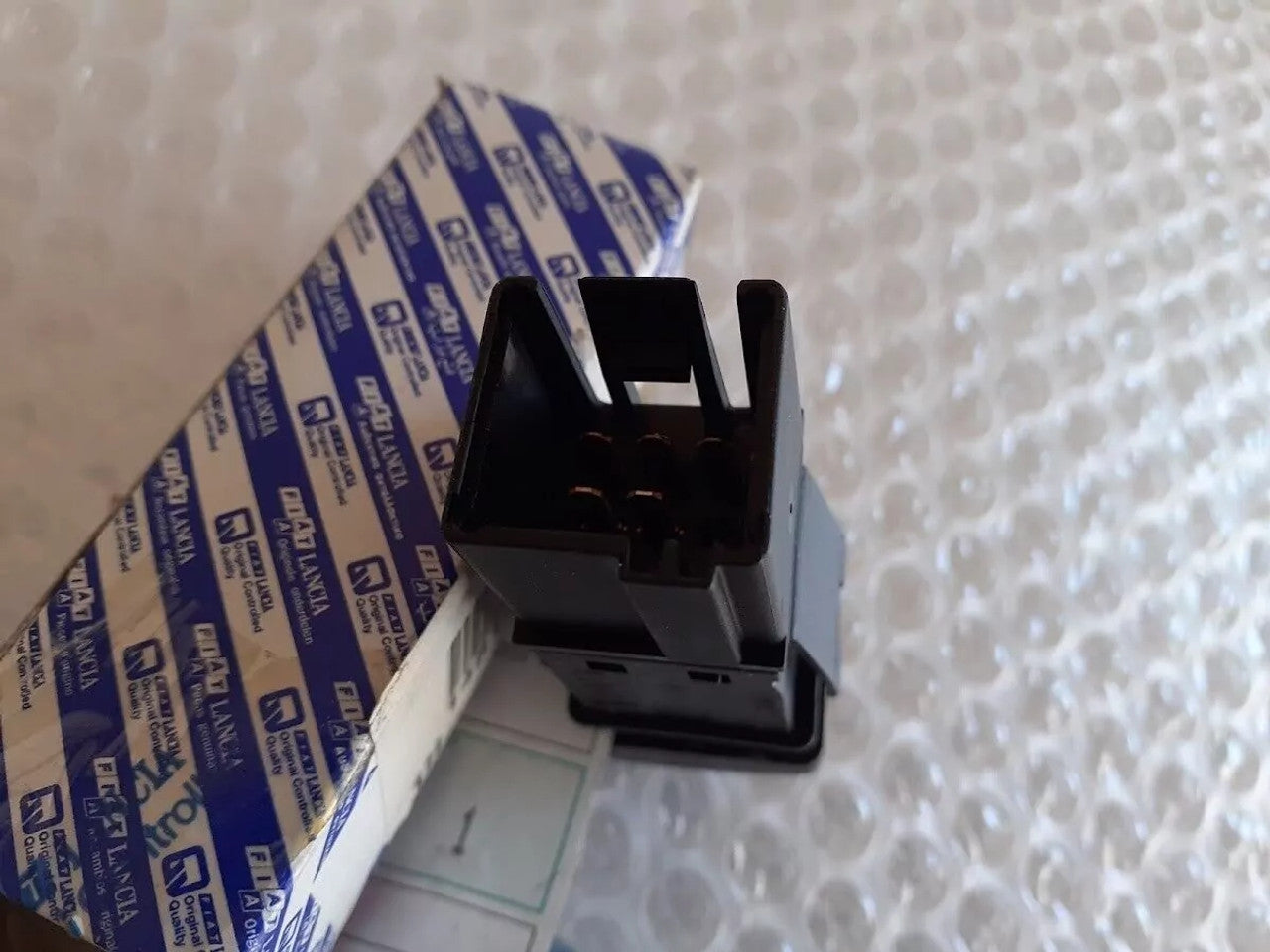 Air Condition Switch fits Fiat Ulysse Scudo Lancia Z 1481214699 Genuine View Right