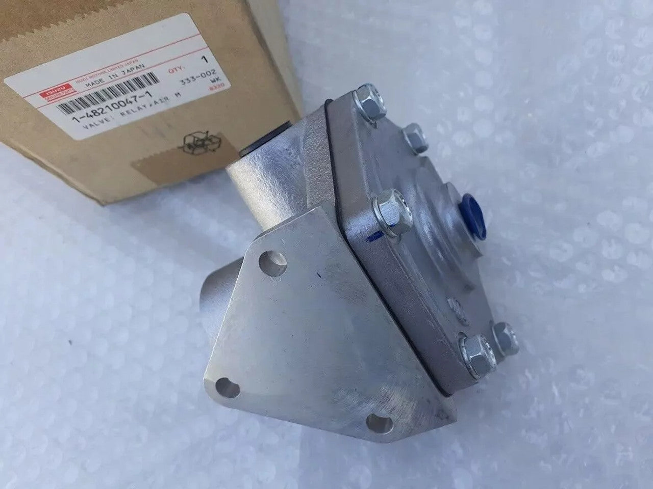 Brake Air Relay Valve fits Isuzu CHR CJR CQR 1482100471 Genuine View Left