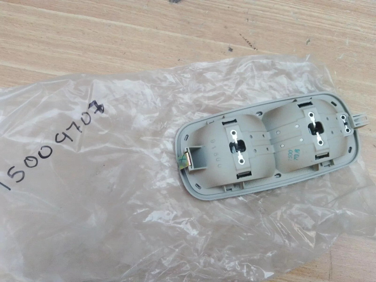 Interior Light Lamp Beige fits Chevrolet Blazer GMC Jimmy 15009707 Genuine View Rear