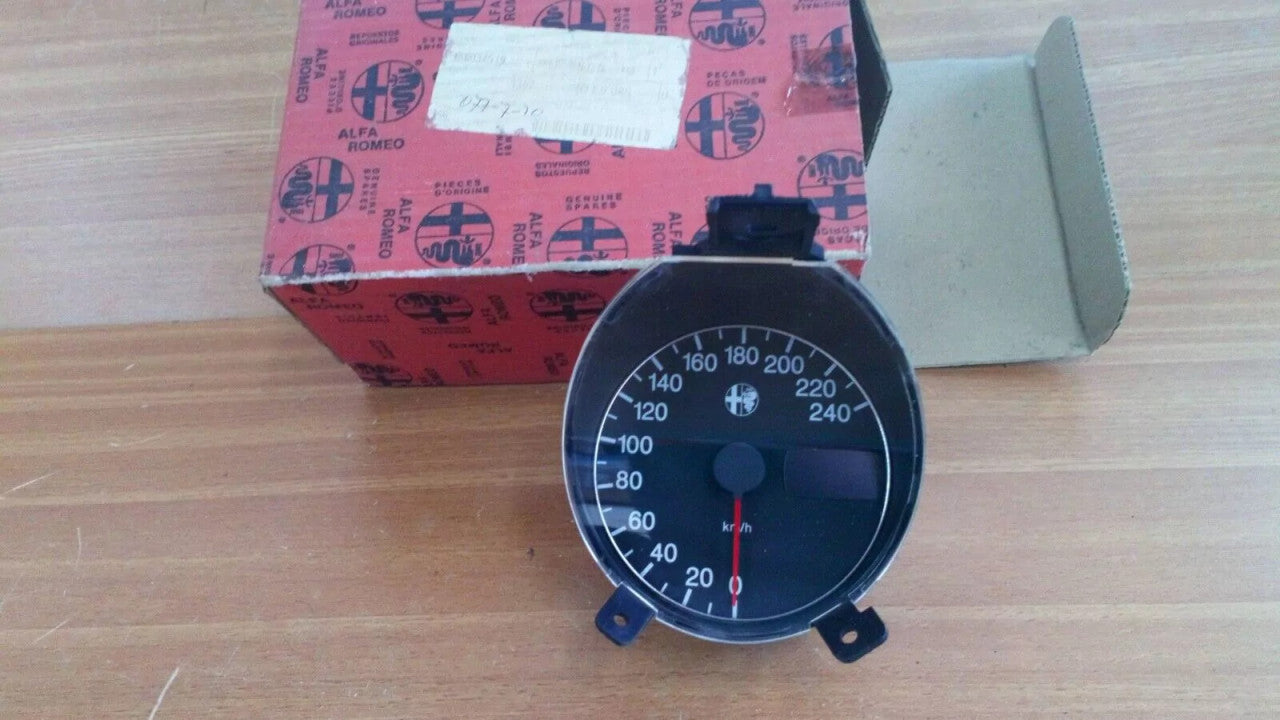 Speedometer KM/H fits Alfa Romeo 156 156034519 Genuine View Front