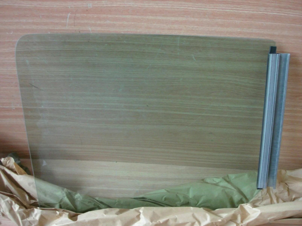 Window Rear Left fits Chevrolet Blazer GMC Jimmy 15725919 Genuine View Front