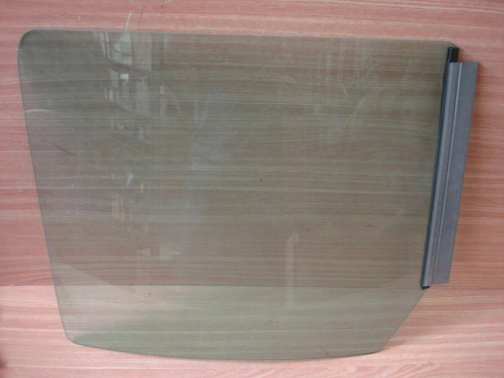 Glass Window Rear Right fits Chevrolet Blazer GMC Jimmy 15725920 Genuine View Front